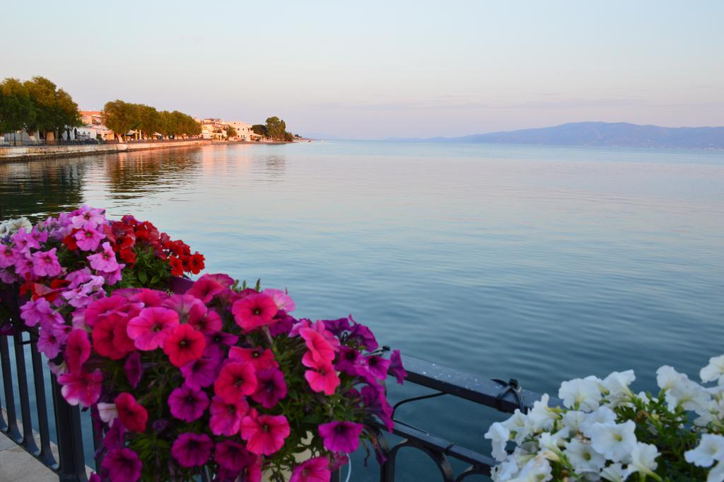 Akrogiali Beach Rooms Амаринтос Экстерьер фото